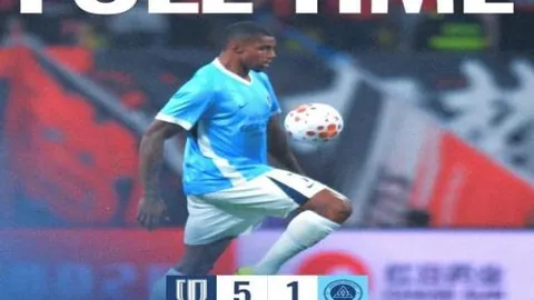 独家爆料：阿斯揭秘阿韦洛亚心属阿诺德，誓要携手称霸西甲右路，瓦伦西亚激战在即！直播盛宴不容错过！