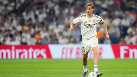 图多尔抵达尤文训练基地，准备首日训练亮相